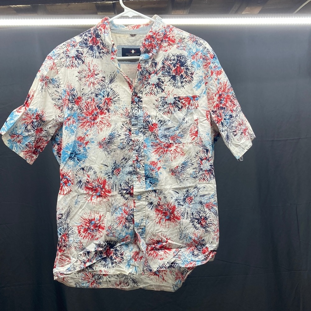 Fun July 4th button down short sleeve shirt Russell Simmons Medium